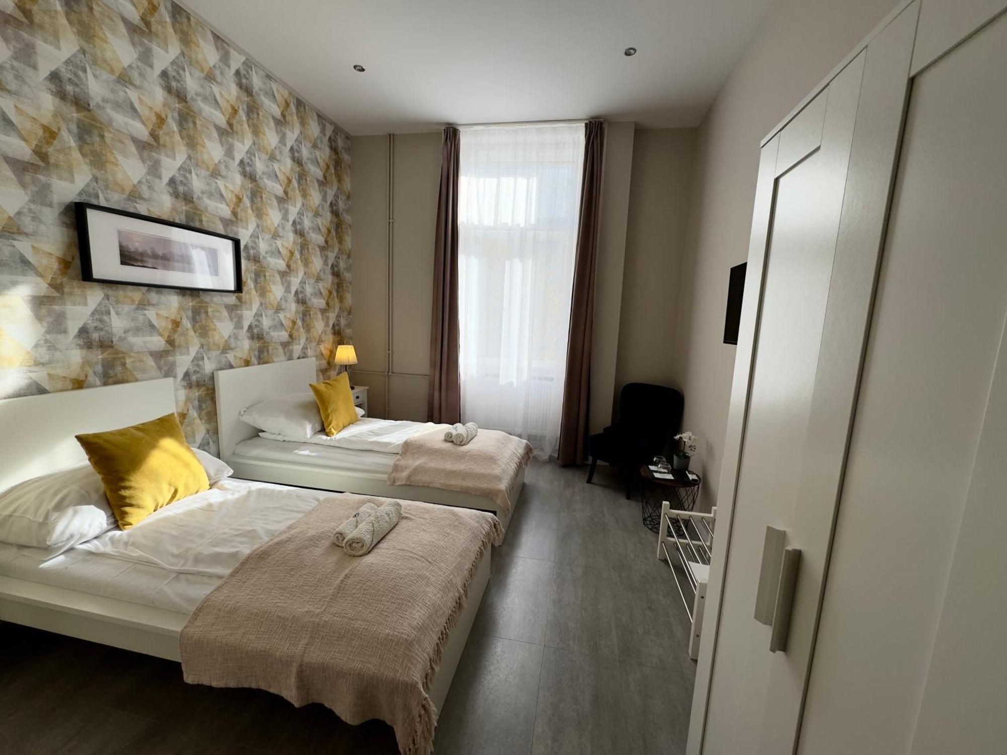 Center Rooms Miskolc Eksteriør bilde